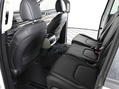 New 2026 Kia Carnival LXS image 15