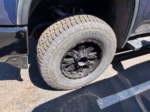 Used 2023 Chevrolet Silverado 2500 Custom w/ Custom Value Package image 6