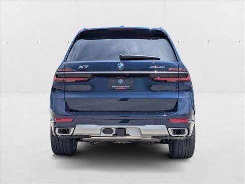 Used 2026 BMW X7 xDrive40i w/ Executive Package image 6