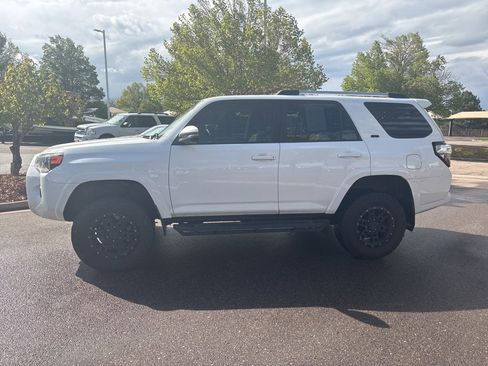 Used 2022 Toyota 4Runner SR5 Premium w/ Moonroof Package AWD/4WD image 2