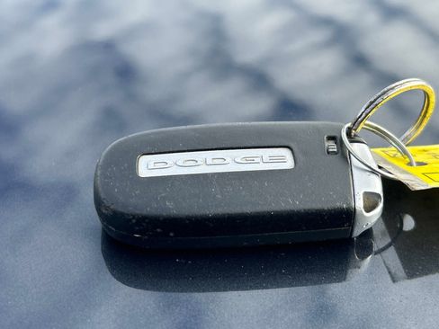 Used 2016 Dodge Charger SXT RWD image 11