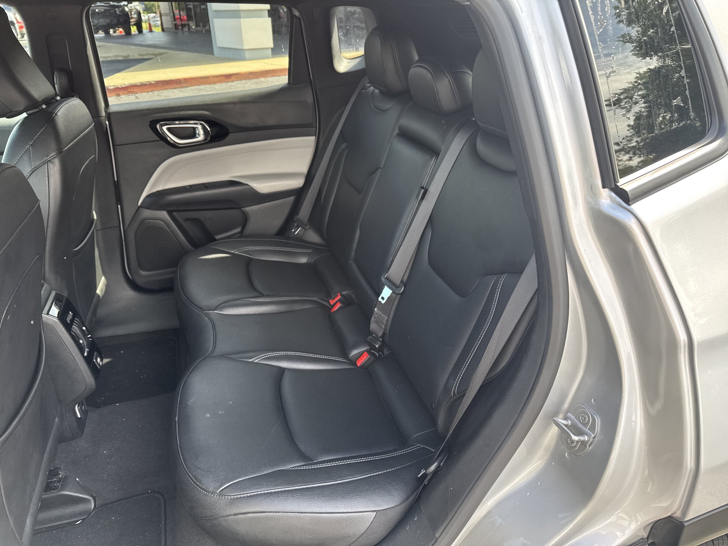 Used 2025 Jeep Compass Limited AWD/4WD image 24
