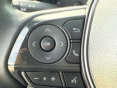Used 2025 Toyota Corolla SE image 27