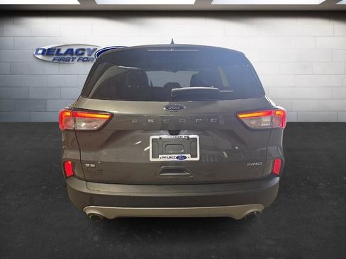 Used 2022 Ford Escape SE image 4