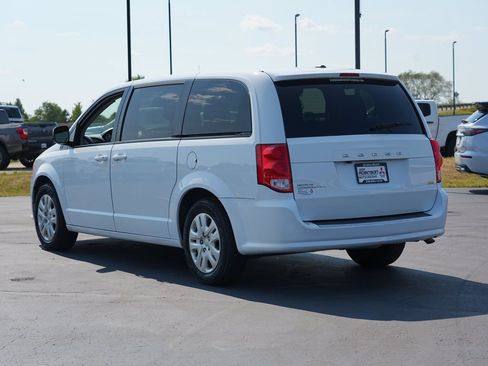 Used 2018 Dodge Grand Caravan SE w/ UConnect Hands-Free Group FWD image 5