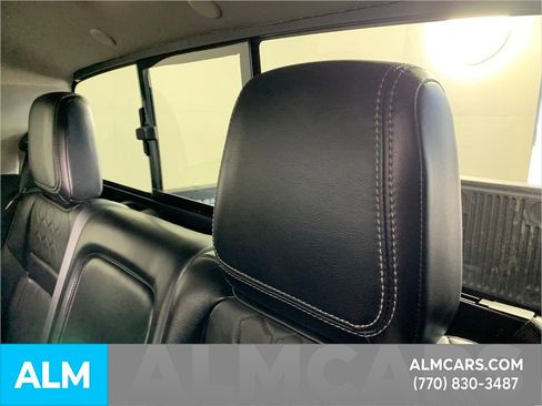 Used 2024 Nissan Frontier SL w/ Technology Package image 30