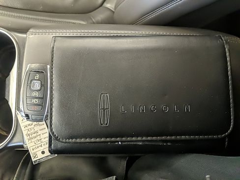 Used 2019 Lincoln Nautilus Reserve image 29