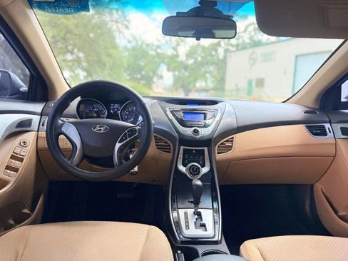 Used 2012 Hyundai Elantra GLS image 12