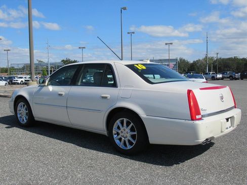 Used 2010 Cadillac DTS Luxury image 4