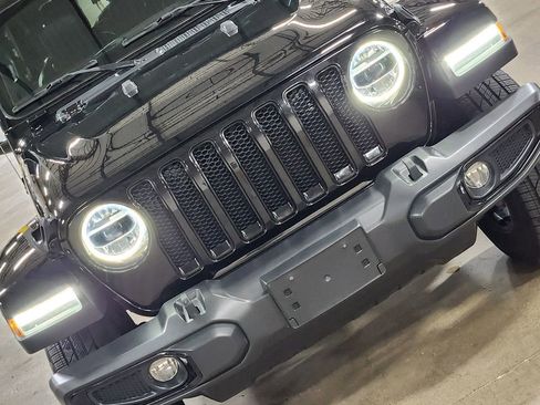 Used 2020 Jeep Wrangler Unlimited Sahara image 19