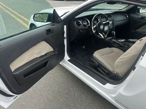 Used 2014 Ford Mustang Convertible RWD image 11