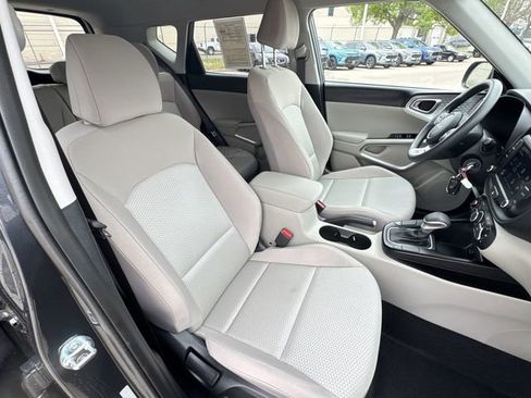 Used 2025 Kia Soul LX w/ LX Technology Package image 27