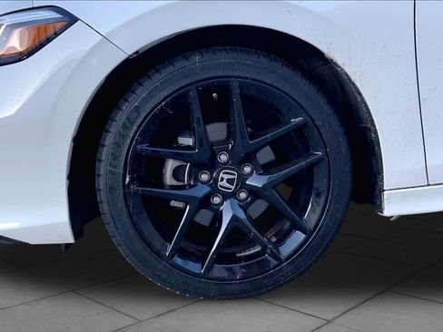 Used 2025 Honda Civic Sport image 11