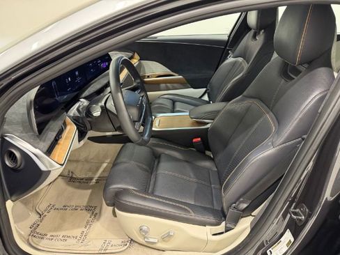 Used 2022 Lucid Air Grand Touring image 12