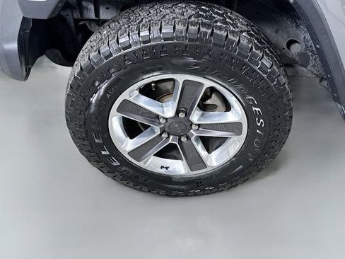 Used 2020 Jeep Wrangler Unlimited Sahara image 30