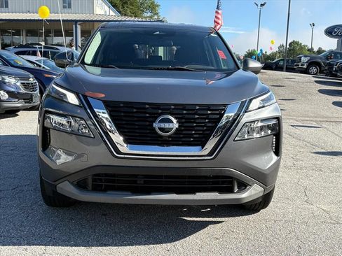 Used 2023 Nissan Rogue SV FWD image 2