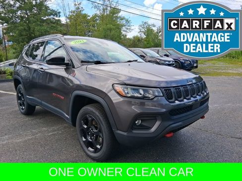 Used 2023 Jeep Compass Trailhawk w/ Trailhawk Convenience Group AWD/4WD image 2