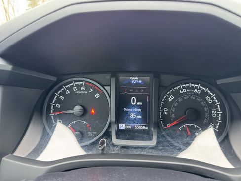 Used 2022 Toyota Tacoma SR image 22