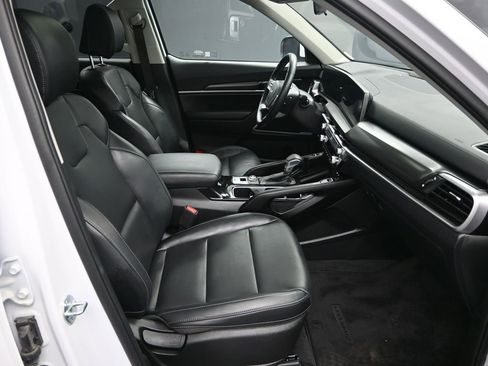 Certified 2025 Kia Telluride S image 41