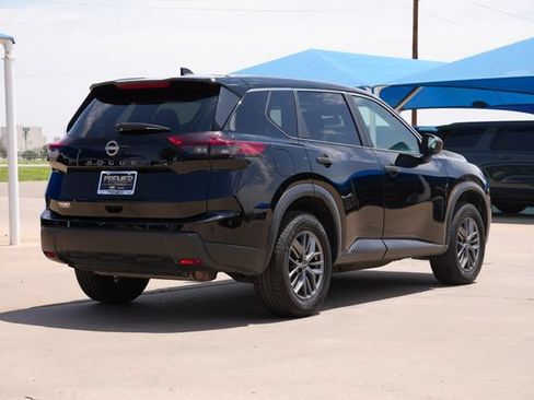 Used 2024 Nissan Rogue S FWD image 3