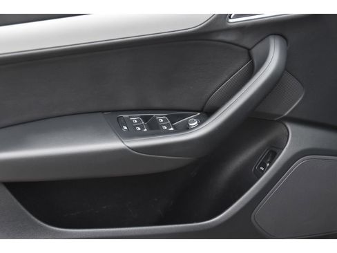 Used 2017 Audi Q3 2.0T Premium image 23