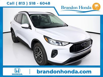 Used 2025 Ford Escape SE w/ Class II Trailer Tow Package