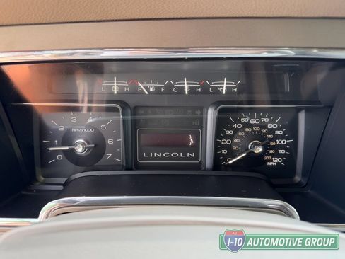 Used 2011 Lincoln Navigator 4WD image 18