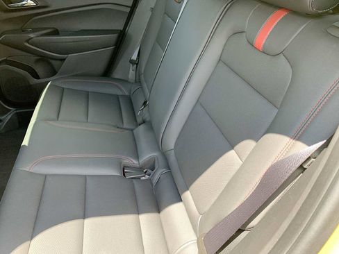 Certified 2024 Chevrolet Trax RS w/ Sunroof Package FWD image 23