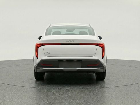 Used 2025 Kia K4 LXS image 7