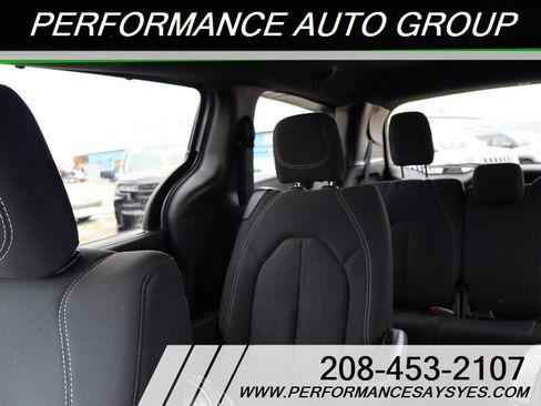 Used 2019 Chrysler Pacifica Touring Plus w/ Advanced Safetytec Group FWD image 23
