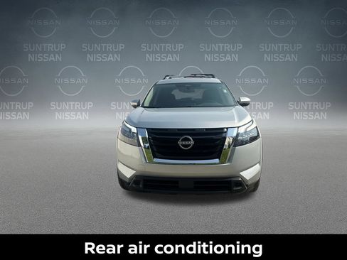 Certified 2025 Nissan Pathfinder SV w/ SV Premium Package FWD image 10