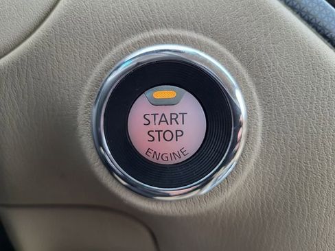 Used 2017 Nissan Pathfinder SL w/ SL Tech Package image 27