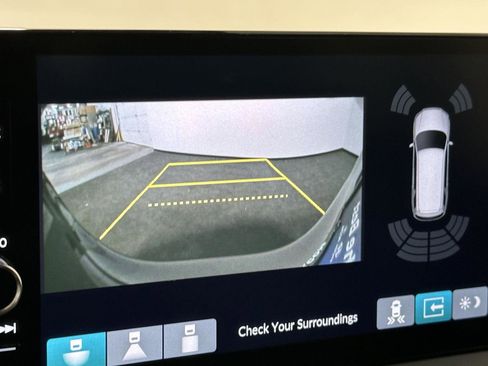 Certified 2025 Honda Pilot Touring image 24