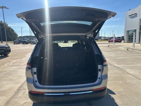 New 2025 Jeep Grand Cherokee L Limited image 16