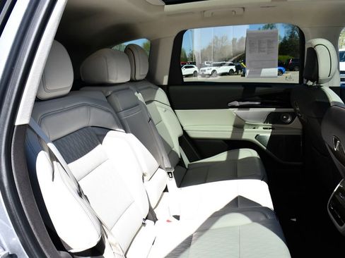 Used 2024 Lincoln Nautilus Black Label AWD/4WD image 17