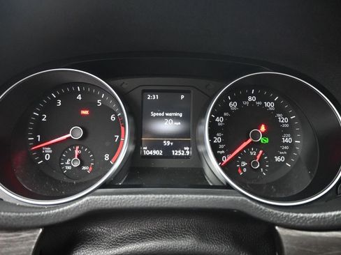 Used 2016 Volkswagen Passat 3.6 SEL Premium image 12