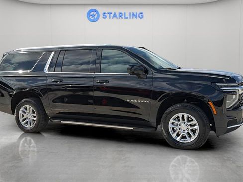 Certified 2025 Chevrolet Suburban LS RWD image 12