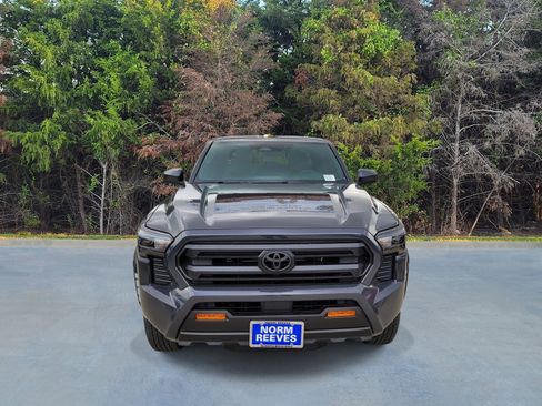 Used 2025 Toyota Tacoma SR5 RWD image 2