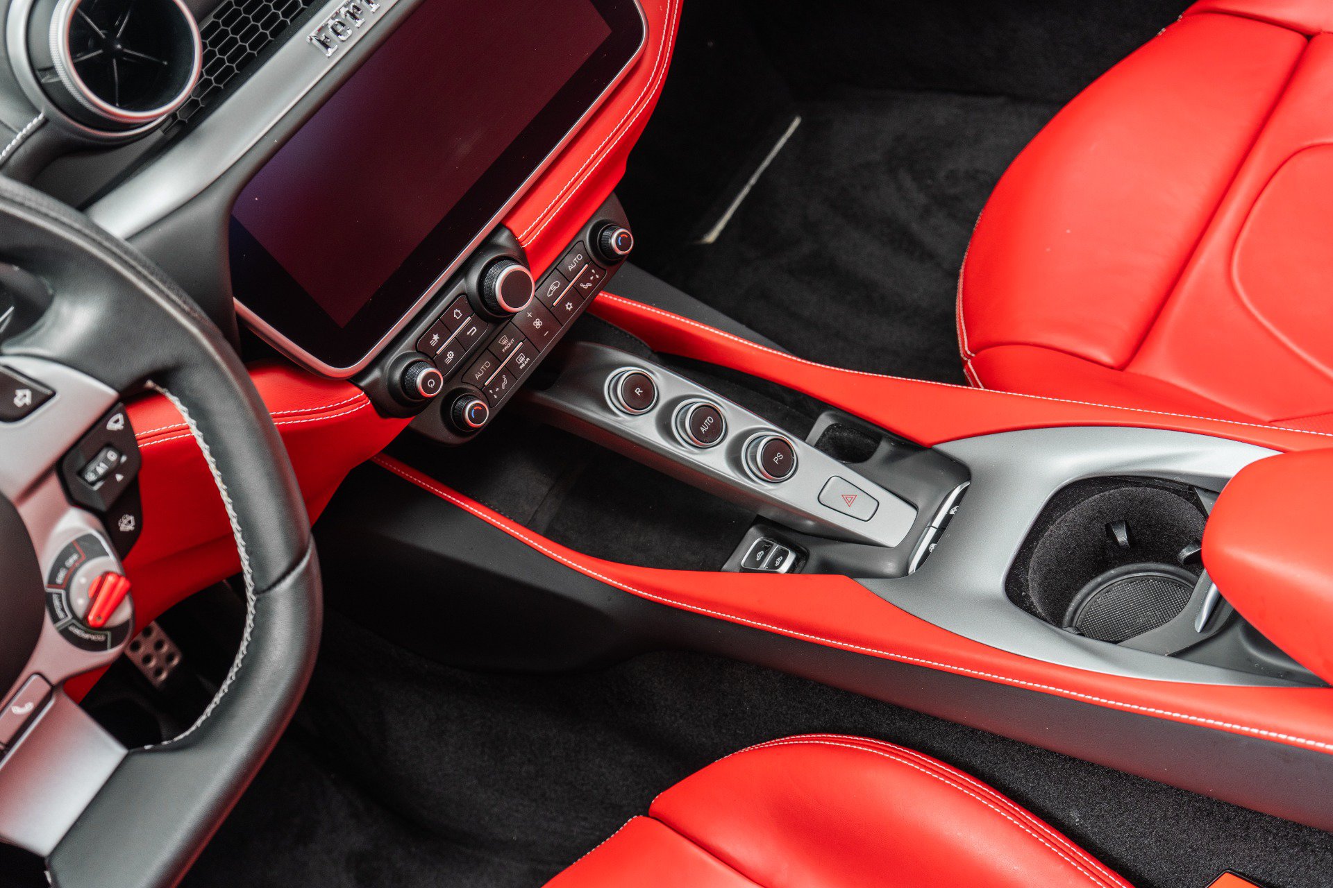 Used 2019 Ferrari Portofino RWD image 29