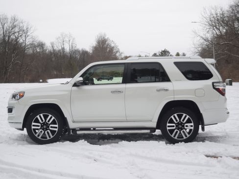 Used 2018 Toyota 4Runner Limited image 24