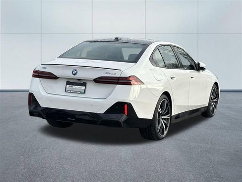 Used 2026 BMW 550e xDrive w/ Premium Package image 6