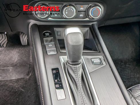 Used 2025 Nissan Kicks SV AWD/4WD image 22