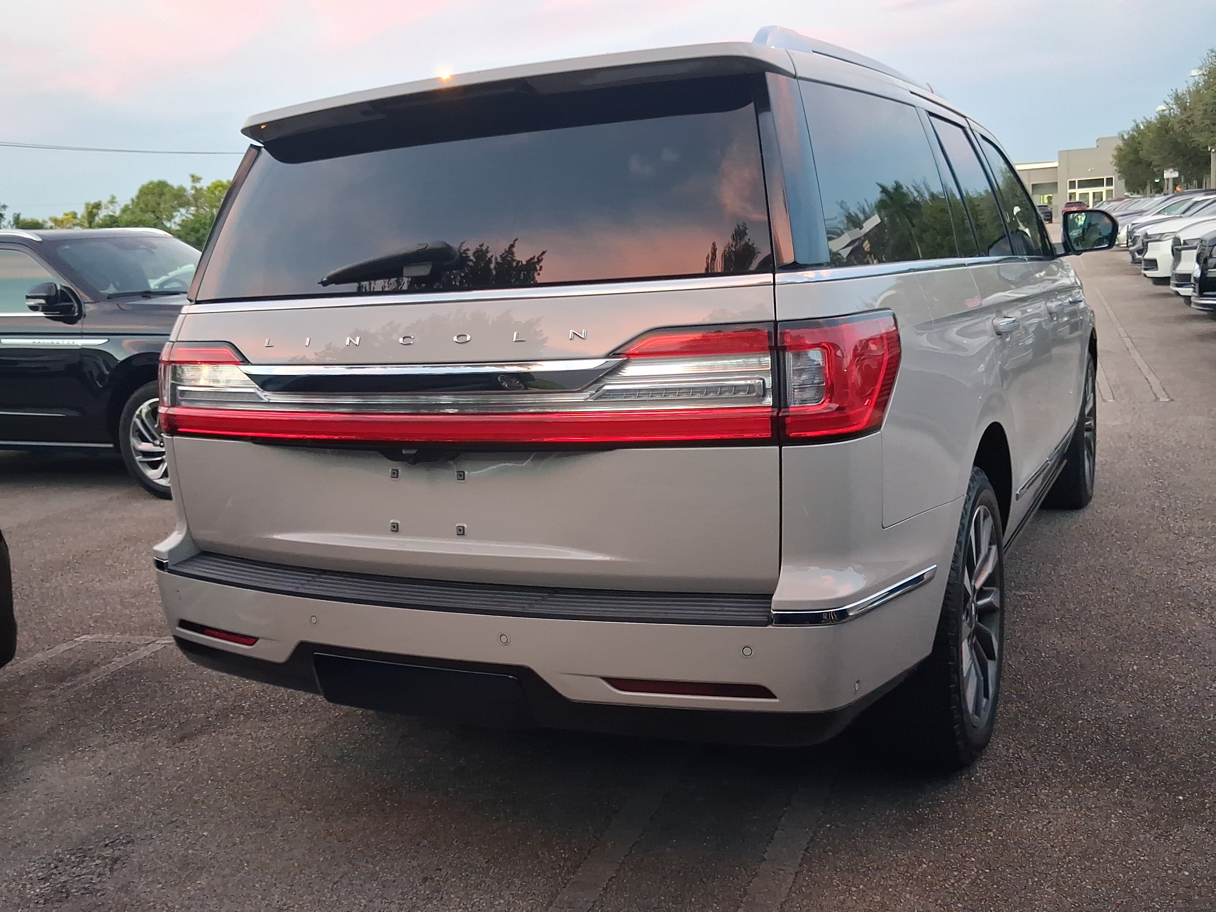 Certified 2021 Lincoln Navigator Reserve RWD image 4
