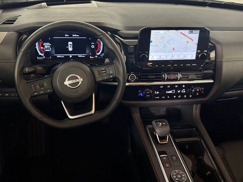 Used 2024 Nissan Pathfinder Platinum w/ Cargo Package image 16