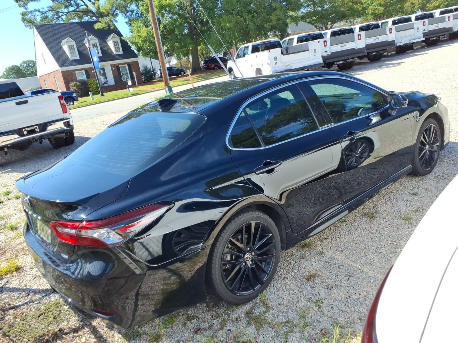 Used 2021 Toyota Camry XSE FWD image 5