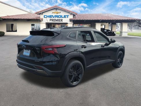 New 2026 Chevrolet Trax ACTIV w/ Sunroof Package FWD image 8