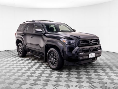 Used 2025 Toyota 4Runner SR5 AWD/4WD image 7
