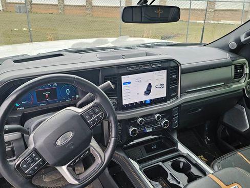Used 2024 Ford F250 Platinum image 8