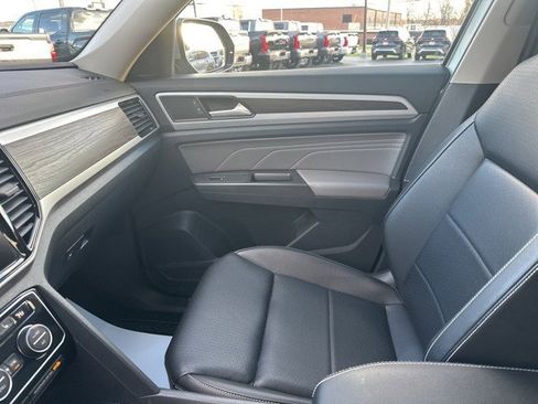 Used 2022 Volkswagen Atlas SE image 28