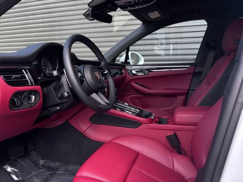 New 2025 Porsche Macan S image 4